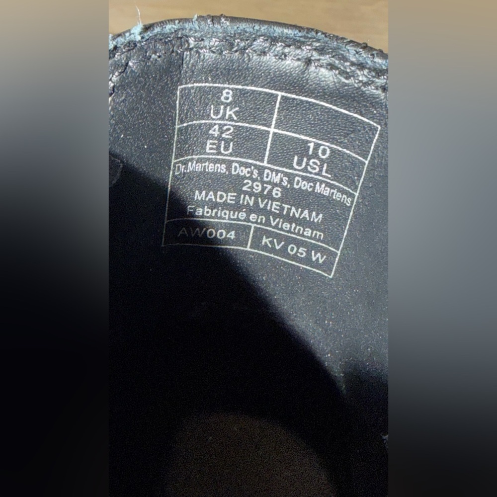 Dr. Martens 2976 Chelsea Boots 🥾 - Picture 14 of 16
